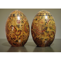 Pair of Vintage 1950's Satsuma Decorated Porcelain Egg Hand Painted with Gold